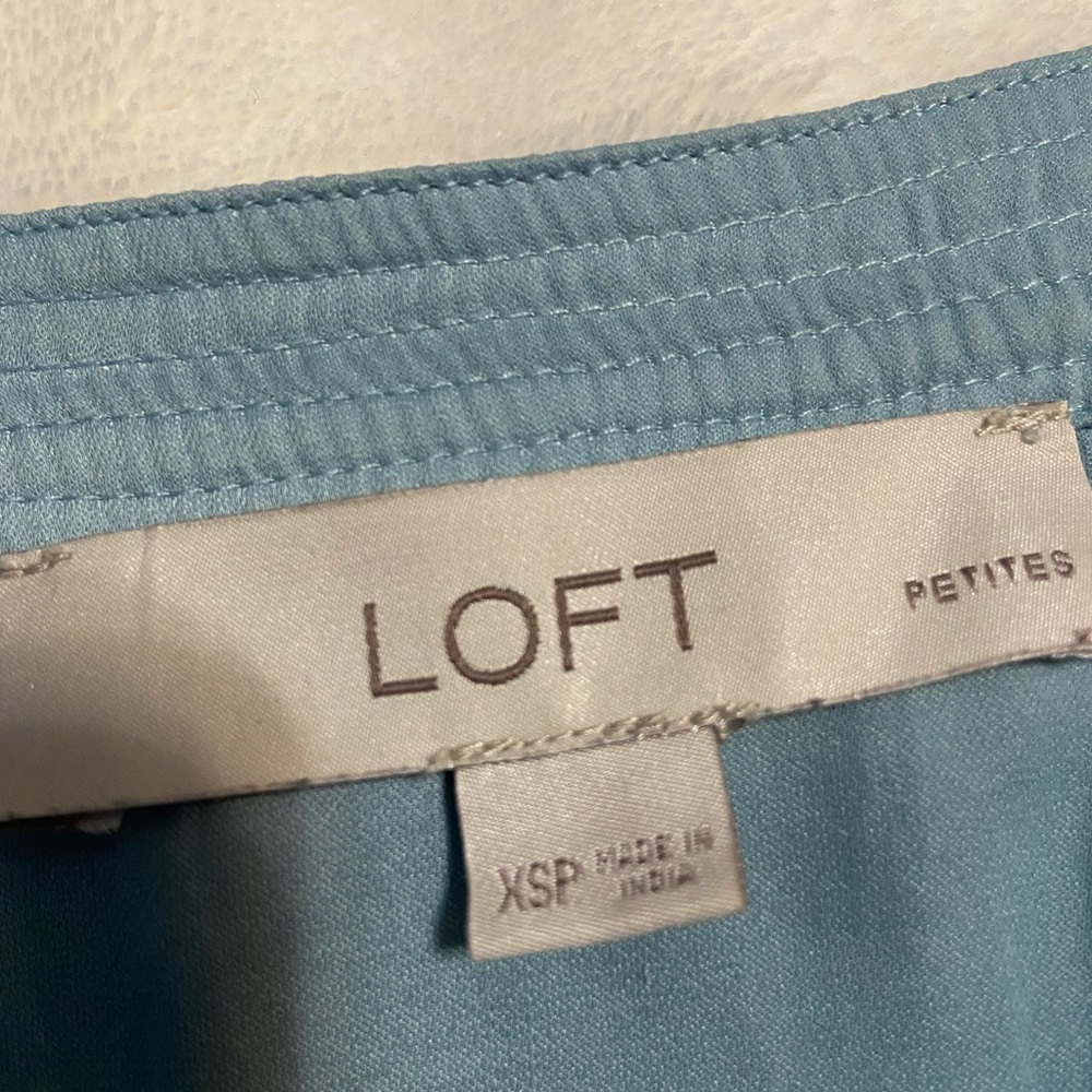Pretty Light blue silk blouse. Loft. Size XSP. Good condition